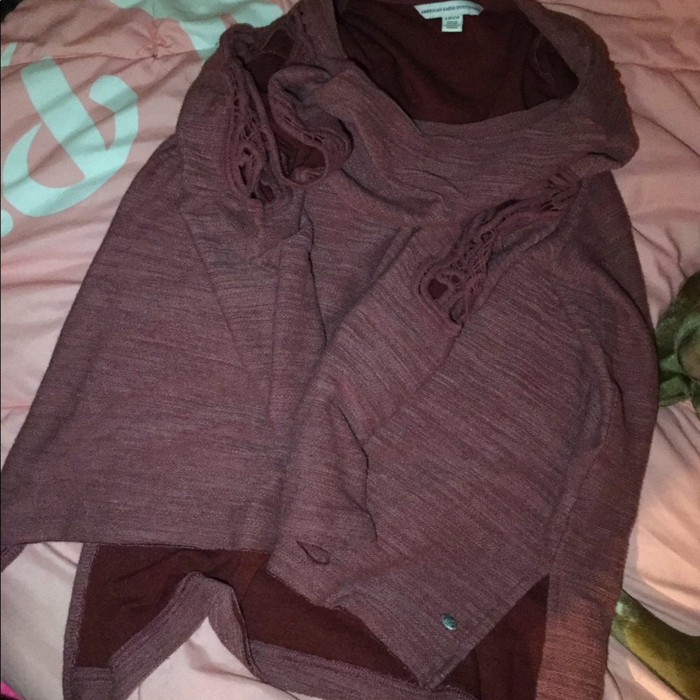 American Eagle Cold Shoulder Shirt Size Small